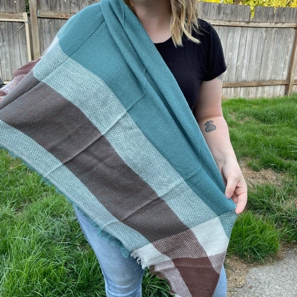 Color Block Blanket Scarf - Jade/Mocha - Picture 2 of 3